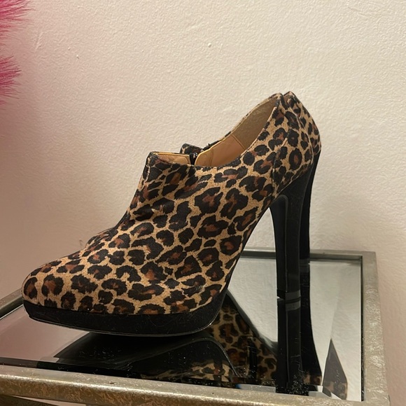 MARYPAZ | Leopard Print Platform Booties - Picture 1 of 1